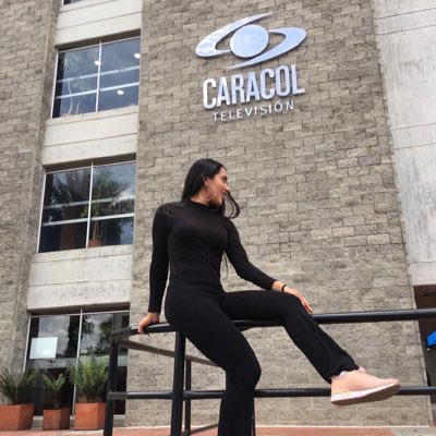 greypineros's tweet photo. #NuevaFotoDePerfil #actriz #caracol #tv #actress #ActressJISOOinterview https://t.co/5VaA857H8S