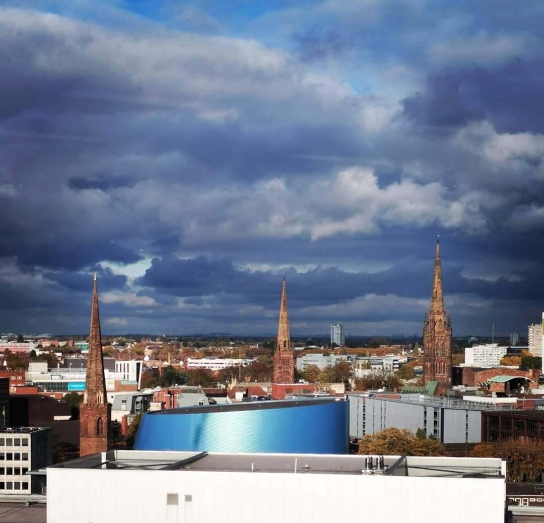 emmalb1988's tweet photo. Love my city 💙 #Coventry #3spires #skyline https://t.co/fwekHMywsG