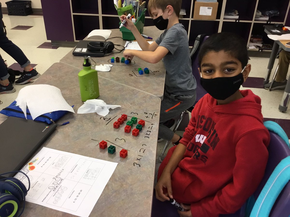 3rdgeckos's tweet photo. Day 1 of Decomposing Arrays calls for hands-on exploration! https://t.co/KjJ4IJGoQj