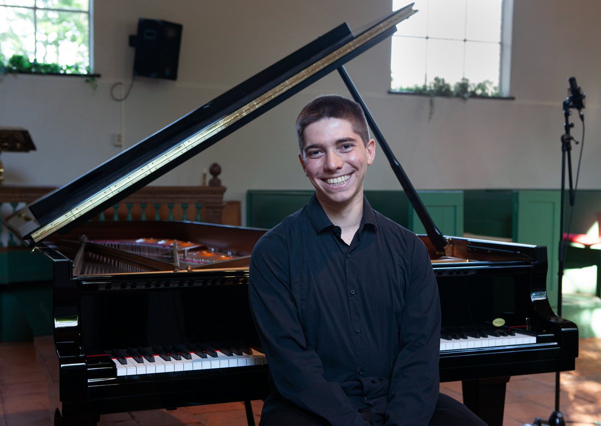 De Spaanse pianist Carlos Marín Rayo is een echte rijzende ster! We zijn dan ook blij hem opnieuw te mogen verwelkomen. Op 14 november speelt hij o.a. het Rondo in D van Mozart, Debussy’s Pour les Quartes en Carnaval van Schumann. Meer info &amp; kaarten: eventbrite.nl/e/tickets-ontd…
