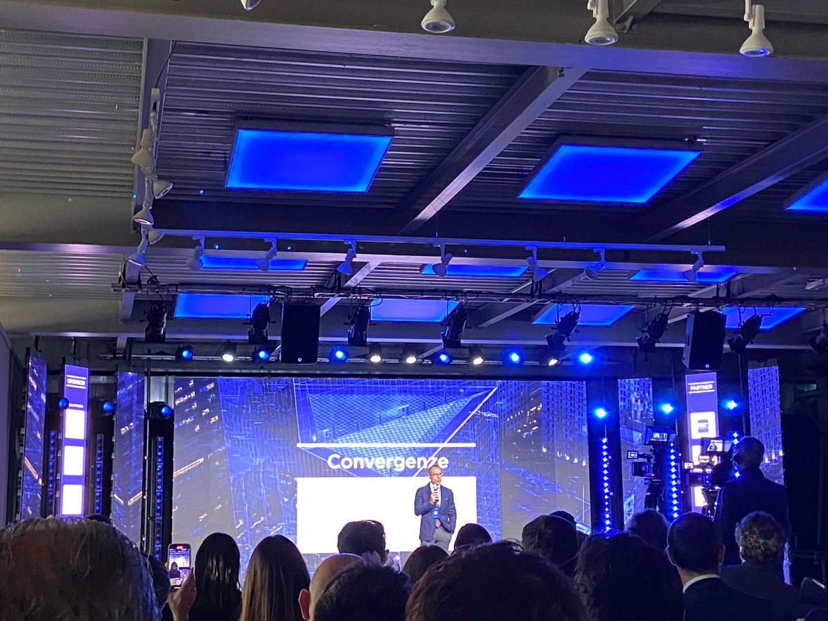 info_CDR's tweet photo. Eccoci in diretta dal palco del #FinanceGala di #IntegraeSIM, dove @rpingar, AD di @ConvergenzeSPA, Diego Toscani, AD di #Promotica e Gabriele Bonfiglioli, AD di @MarzocchiPompe, stanno presentando al pubblico le storie di successo delle loro società https://t.co/JIBIjur5YA