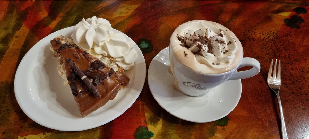 Á leiðinni á #utis2021 með stoppi á Akureyri... spennan í hámarki 🤗🥰