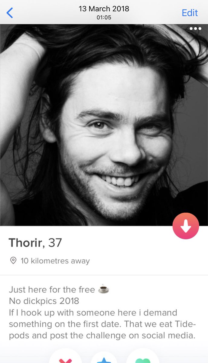 verzlhoe's tweet photo. Afþvi maður sem skammast sin svo mikið fyrir að senda typpamyndir er einmitt að skella þessu i bio a tinder ári seinna, classy https://t.co/YNT9jf7yFI