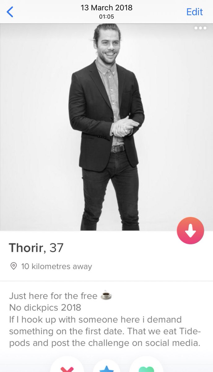verzlhoe's tweet photo. Afþvi maður sem skammast sin svo mikið fyrir að senda typpamyndir er einmitt að skella þessu i bio a tinder ári seinna, classy https://t.co/YNT9jf7yFI