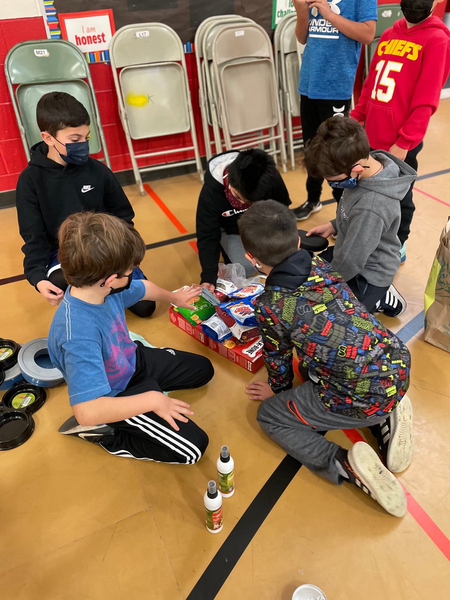 Walden Student Lighthouse Team organized a great Pet Supply Drive! So proud of their hard work! @rosenbaum_abby #wal109 #engage109