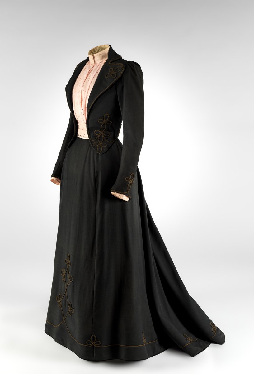 wikivictorian's tweet photo. Suit, 1892. The MET. https://t.co/UNdb21wkh8