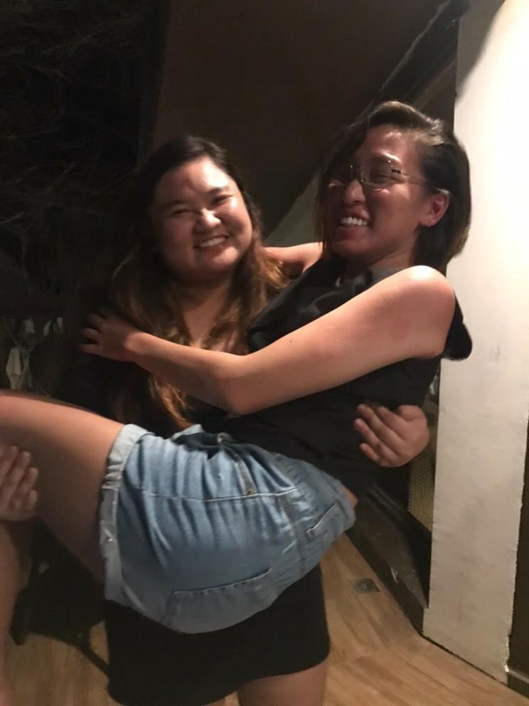 shnyyah's tweet photo. Pang update ng pinned tweet pero lasing  na yung nag picture tangina HAHAHAHAHAHAHAHAHAHA sunday na kayo uwi @racarreon @inaurner 🥺 https://t.co/0gewoR1kCl