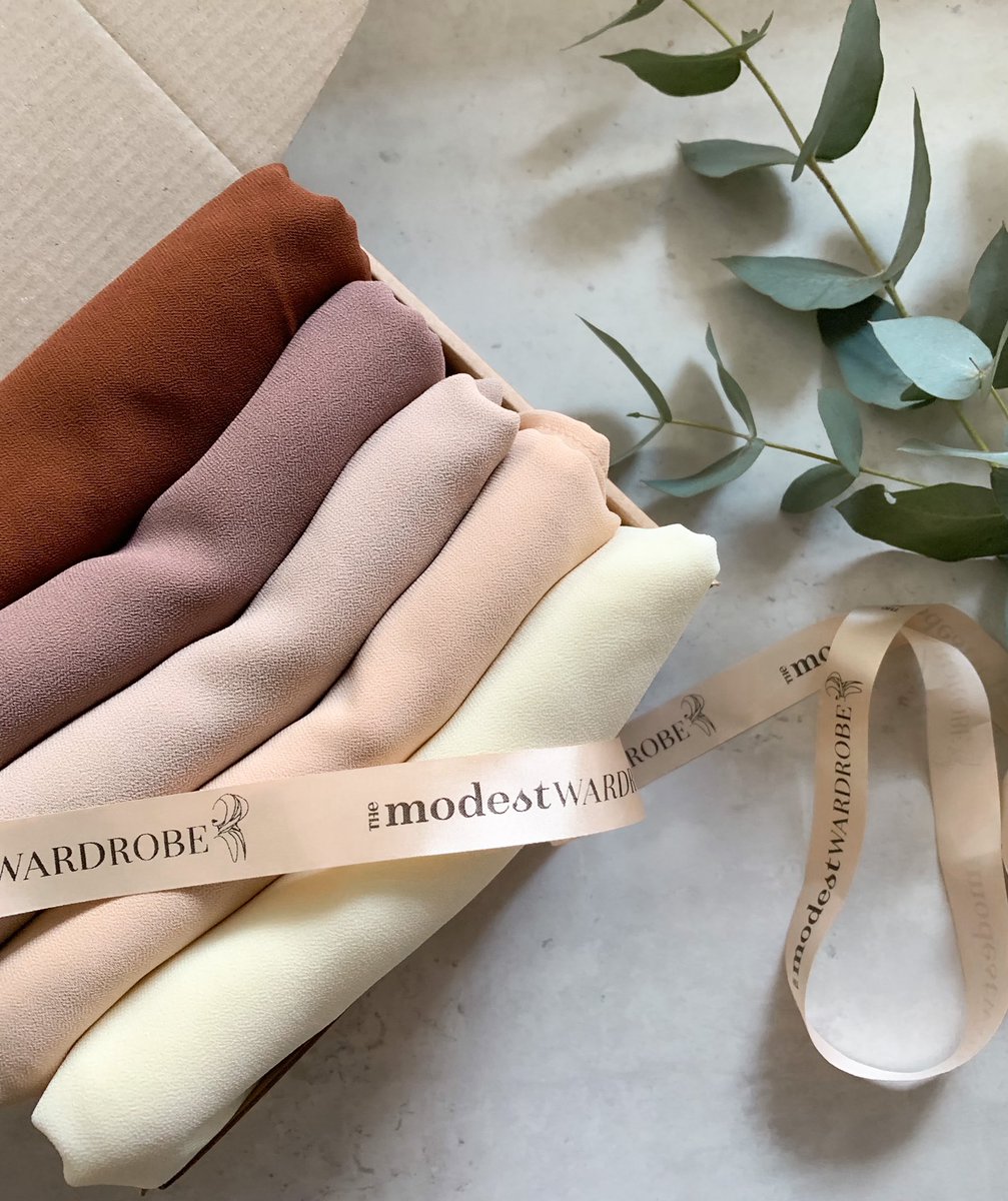ModestWardrobe's tweet photo. Let’s go! 

Like and retweet this tweet.

One winner will be randomly chosen to win 2 luxury chiffon scarves + 1 premium pinched scarf. 

Closes 6 November (midnight). https://t.co/XEW9gBjaAL