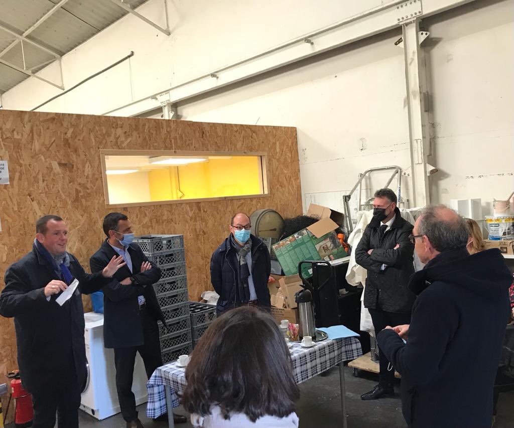 Toute la richesse de <a href="/ZeroChomeurLD/">Territoires zéro chômeur de longue durée</a>, c’est de créer des liens. Ravi d’avoir accueilli ce matin à Villeurbanne <a href="/XPiechaczyk/">Xavier Piechaczyk</a> président du directoire de <a href="/rte_france/">RTE</a>. C’est en partenariat étroit avec les entreprises que nous parviendrons à résorber le chômage de longue durée.