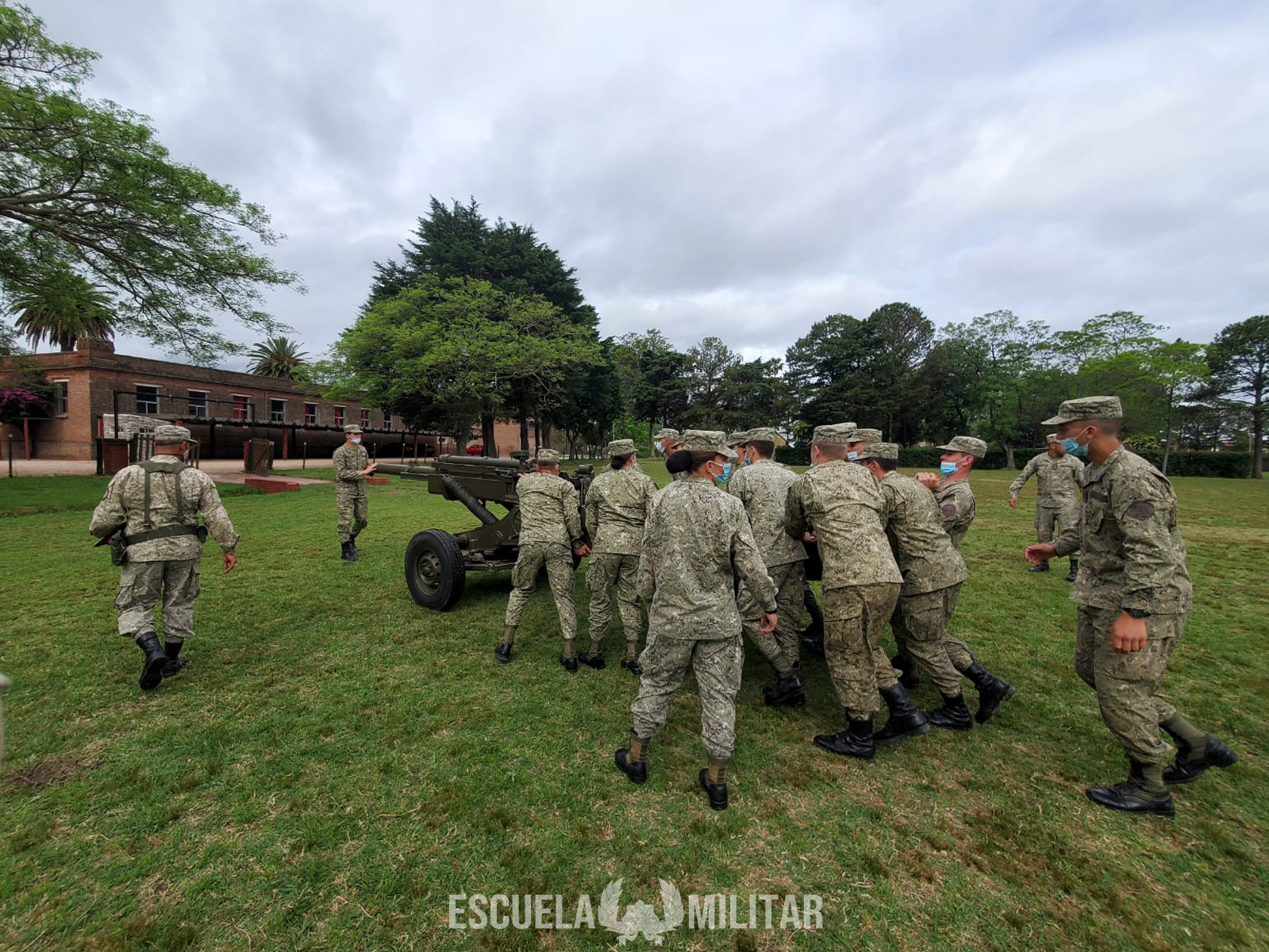 EJÉRCITO DE URUGUAY - Página 38 FDXMX7vXoAUmDu4?format=jpg&name=large