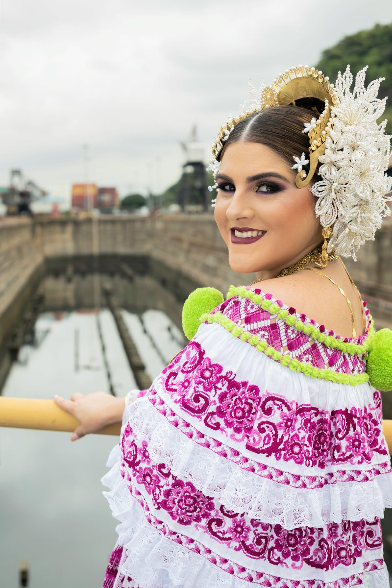 ElviaBustavino's tweet photo. ¡Que Viva Panamá!

🇵🇦
#MesDeLaPatria #Panama https://t.co/m3e3NFJ8Wh