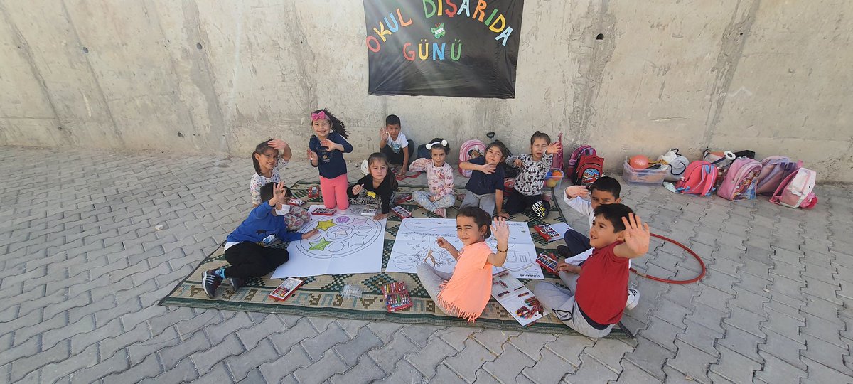 merala8554's tweet photo. @okuldisarida Okul Dışarıda Günü kutlu olsun! 🎉🍂🦋🐬♻️🌏
#OkulDışarıda
#Dünyaiçinİyilik
#HayalimdekiDünya
#OutdoorClassroomDay https://t.co/LY9doqH0JG