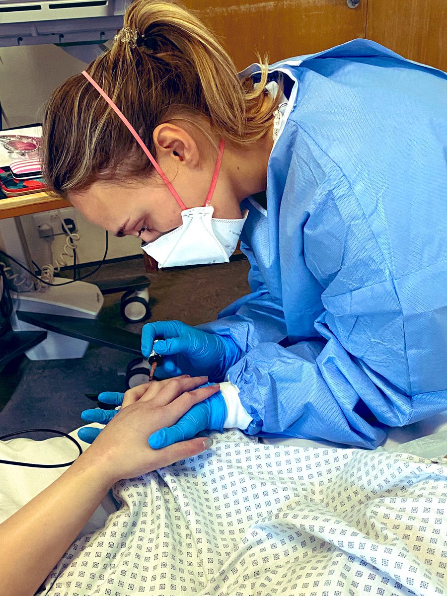 kchccuot's tweet photo. Meet Chloe our Band 7 Liver ITU OT, the only ITU in the NHS solely for the care &amp; treatment of Liver patients. “Developing our LITU OT role has been really rewarding &amp; enlightening as we continue to see ways in which Liver patients function can be affected” #rehablegend #OTweek https://t.co/jendCvv8YZ