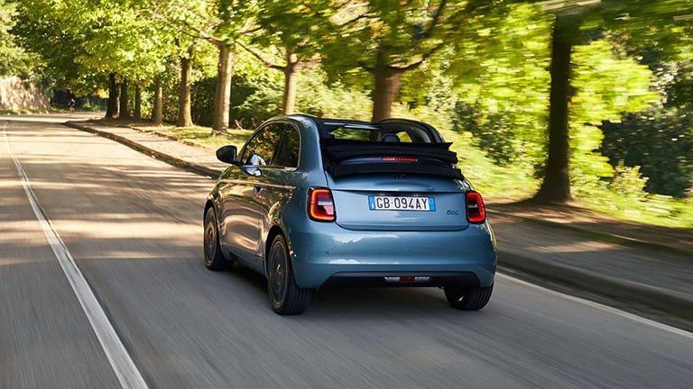 The iconic Italian design of the @Fiat 500 has been injected with electric, <a href="/Lorna_Jayne_/">_Lornajayne_</a> takes it for a test drive in Wales.

thebespokeblackbook.com/new-fiat-500 

<a href="/FIAT_UK/">FIAT UK</a> #cars #electriccars #fiat #fiat500 #wales #testdrive #carreview