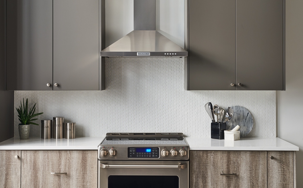JeffreyCourtInc's tweet photo. Timeless classics never go out of style. https://t.co/y0oZtEkh6W #vintagestudio #classicdesigns #hextile #mosaicmoments #jeffreycourt https://t.co/ohlDgKh97M