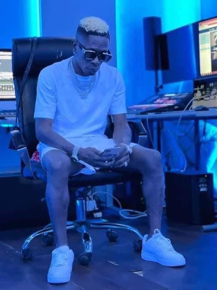 shattawalegh's tweet photo. Aaaaaaaww fans are crying over the my #Jailman song ...I love you all ok❤️❤️🩸🩸 #DTB https://t.co/bS3MwbiPIJ