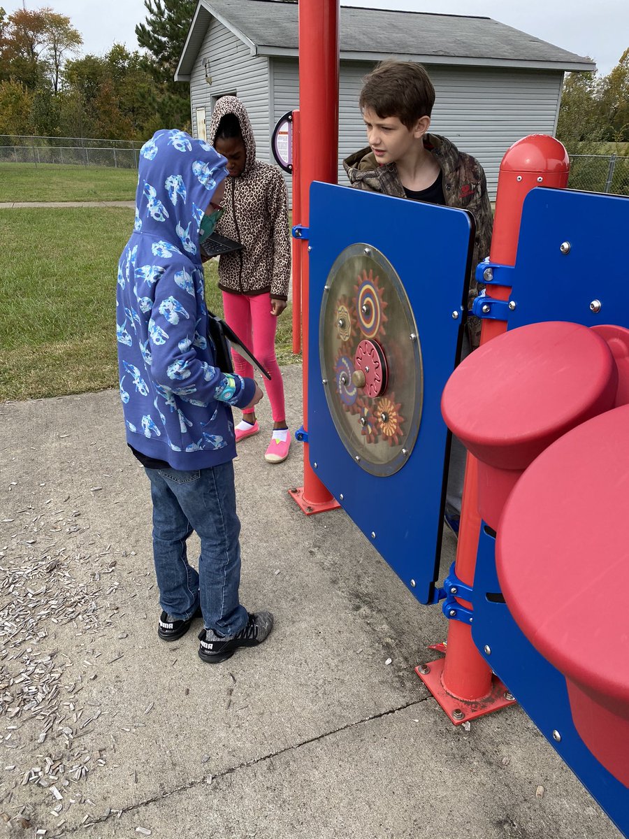 laurenc_tic's tweet photo. Nothing like a little playground action to apply our knowledge of balanced and unbalanced forces! #FlipgridForAll https://t.co/d5WL3FvibX
