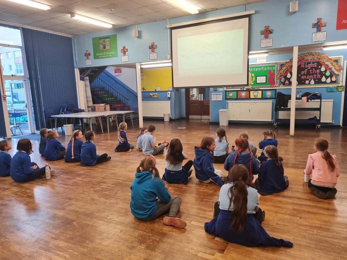 marys_rc's tweet photo. Fantastic to hear beautiful singing in choir today #expressyourself #usingourcreativity https://t.co/8ETJ43tT26