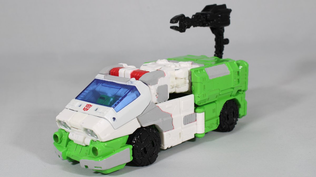 id_armed's tweet photo. "Every spark is worth healing"

Ratchet's Medical Intern, Anomaly, is complete! Anomaly here is my take on a G1 version of DOTM Ratchet, and is named after a character from the now-defunct Universe video game. Enjoy the pictures!
(Likes &amp; RTs Appreciated!)
#Transformers #Maccadam https://t.co/nrdy8wnjRY