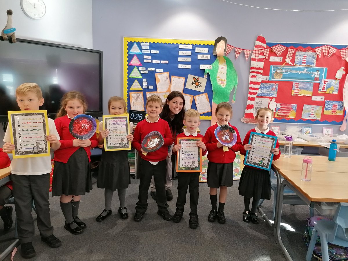glencairn_ps's tweet photo. P2 learned all about onomatopoeia today and used their knowledge to write some fantastic firework poems 🎇 The star writers then read their poems aloud to Mrs Ross. She was super impressed ⭐✏️ #HTawards #starwriters #fireworkfun https://t.co/Bvme4EBto5