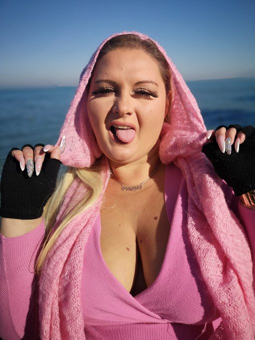 An extra tip for the extra sexy girl? #ssbbw #bbw #plussize #bbwlove #fat #fatgirl #bbwadmirer #chubby<a href="/tag/ssbbw"class="tags">#ssbbw</a><a href="/tag/bbw"class="tags">#bbw</a><a href="/tag/curvy"class="tags"><span>#curvy</span></a><a href="/tag/plussizemodel"class="tags"><span>#plussizemodel</span></a><a href="/tag/fat"class="tags"><span>#fat</span></a><a href="/tag/belly"class="tags"><span>#belly</span></a><a href="/tag/fatgirl"class="tags"><span>#fatgirl</span></a><a href="/tag/effyourbeautystandards"class="tags"><span>#effyourbeautystandards</span></a>