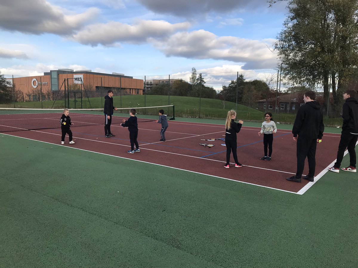 AshleyC_teaches's tweet photo. @dedridgeps P3 had a great time at the @JamesYoungHS tennis festival today 🎾 Thanks to Kim O’Conner from @ActiveWL for organising ⭐️ #dedridgedoeswimbledon https://t.co/x0vmgvC4Lx