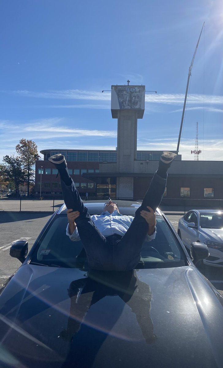 TonyMassarotti's tweet photo. Beautiful autumn day. Feels like a good opportunity to stock up on some Vitamin D. https://t.co/JfuKrPfQpW