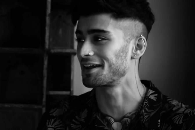 Zedd_Malik's tweet photo. WE LOVE YOU ZAYN
RESPECT ZAYN
#respectzayn
#hadidIsOverParty https://t.co/u3J9jbBacR