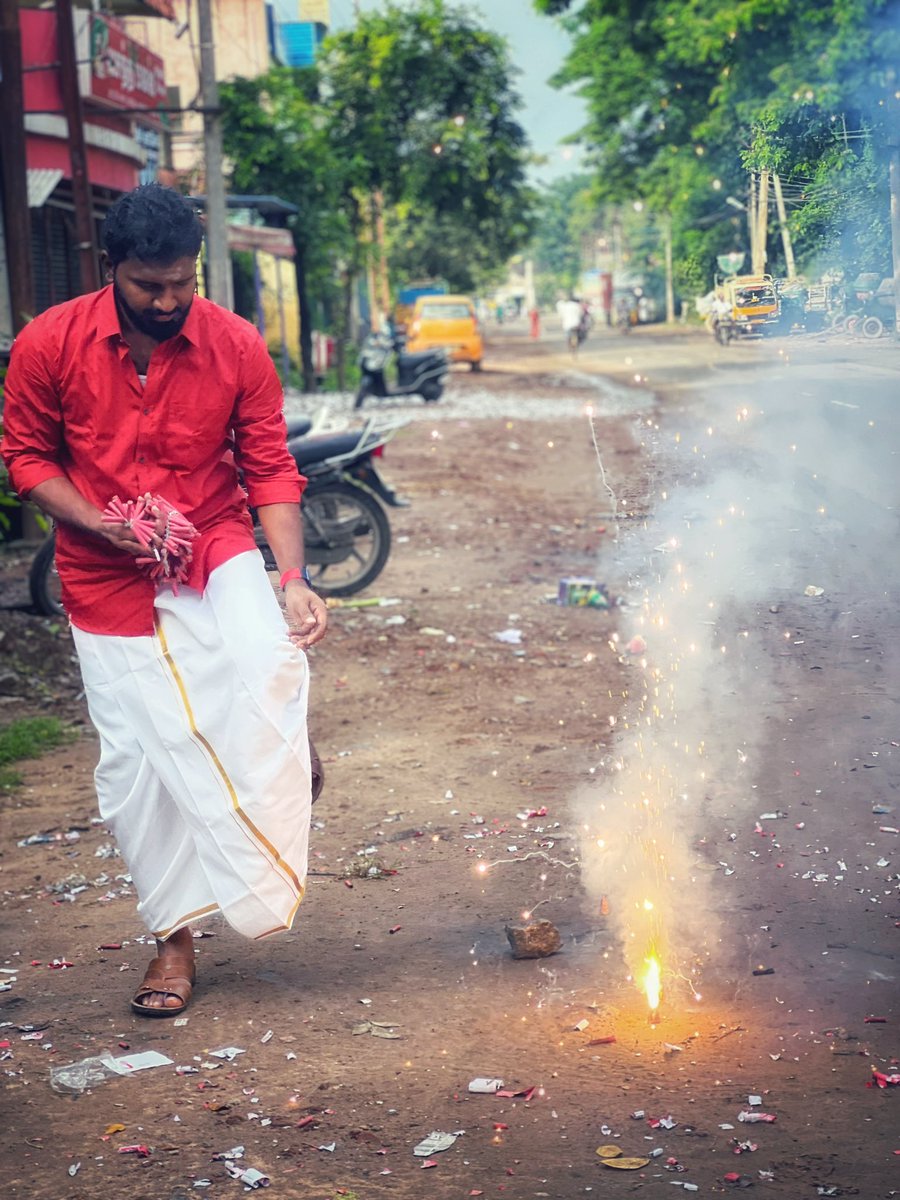 gandhitheactor's tweet photo. Happy Diwali 🪔 from India (Mayiladuthurai)! Shot on iPhone 13 pro max. Photographer : My Mother ❤️ #Diwali #actor #model #dancer #india #Celebrations #festival #shotoniphone #iphone13promax #shotoniphone13 https://t.co/sr18MPMxGj