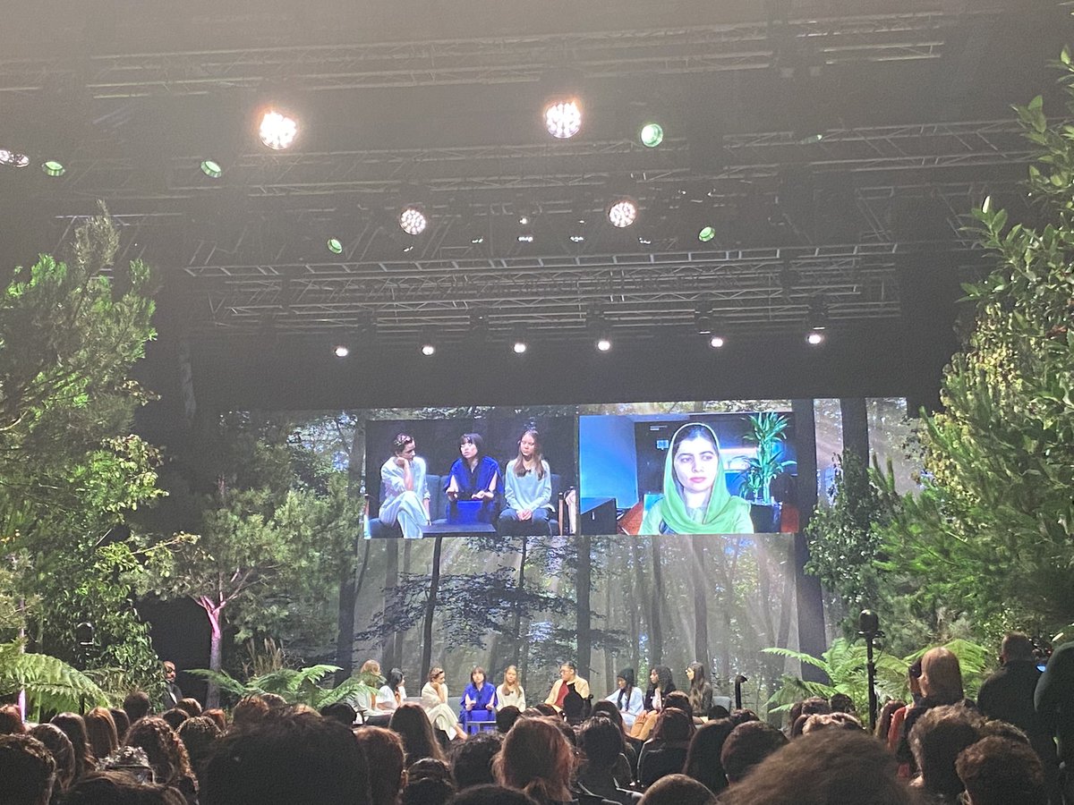 FutureFound's tweet image. The 2nd opened our eyes to the intersectionality of climate change &amp;amp; the movement itself. We heard from @GretaThunberg @Malala @vanessa_vash @toritsui @BirdgirlUK @DaphneFriss @domipalmer &amp;amp; Vivian. Hosted by @EmmaWatson. Incredible. Lost for words! #COP26