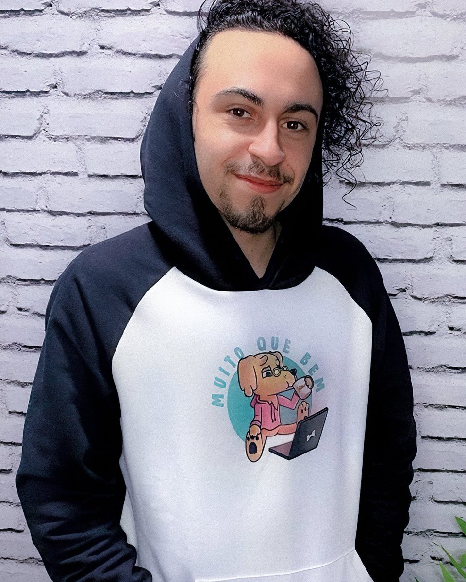 LootsStreamers's tweet photo. Se tem uma coisa que somos apaixonados são os moletons do @ogabisco! É uma ótima companhia para uma noite friozinha repleta de gameplay. 

Confira o produto na Gabisco Store: https://t.co/HmzO9KlchC https://t.co/KAa4QqxTHC