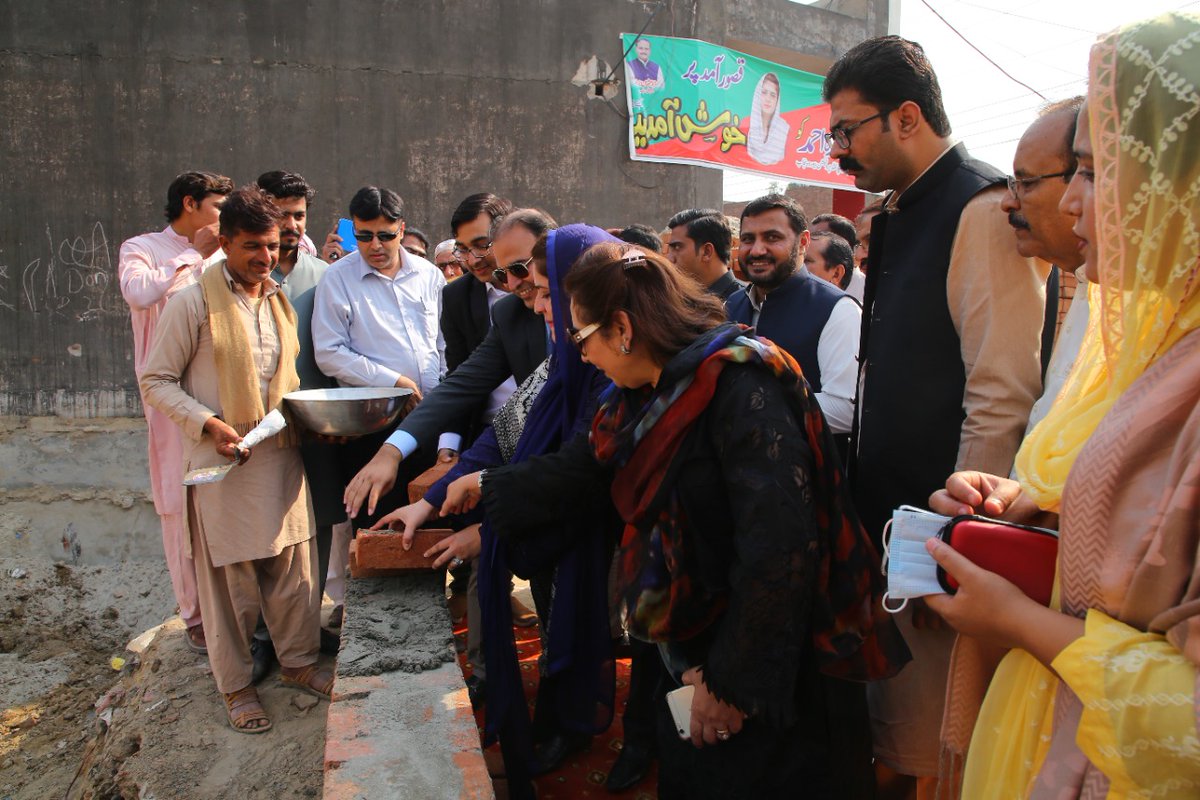 PTIOfficialLHR's tweet photo. چائلڈ پروٹیکشن یونٹ قصور کی عمارت کی سنگ بنیاد کی تقریب..
وزیراعلٰی پنجاب عثمان بزدار کی ہدایت پر سپیشل کوآرڈینیٹر وزیراعلٰی اور چئیرپرسن چائلڈ پروٹیکشن بیورو سارہ احمد نے چائلڈ پروٹیکشن یونٹ قصور کی عمارت کی تعمیر کا سنگ بنیاد رکھ دیا۔
#CPWB #ChildHelpline1121 #ChildProection https://t.co/8dwu5gO9cX