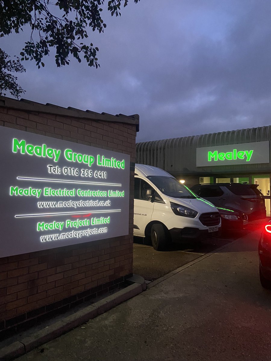 MealeyProjects's tweet image. The new sign is up! What does everyone think? It’s proving to be very smart 💡