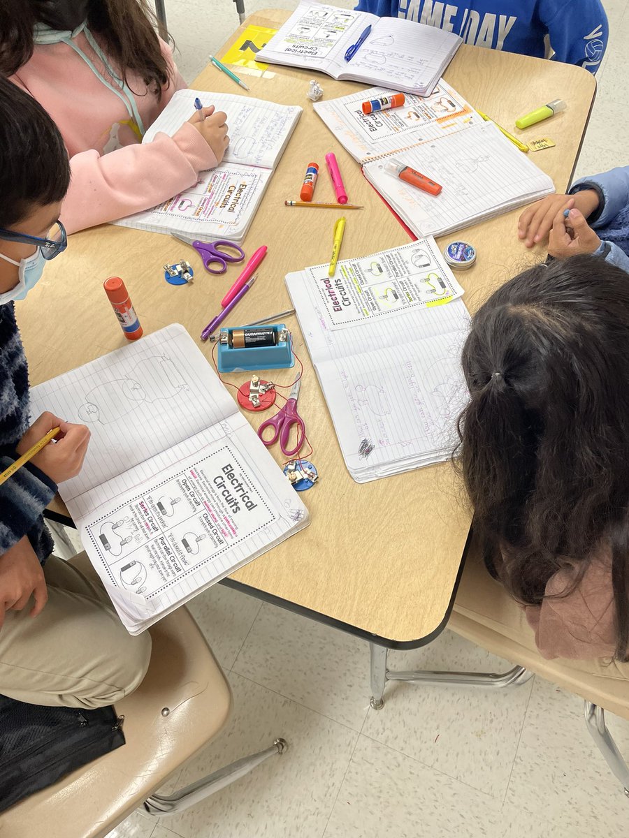 It’s electrifying in Mrs. Hernandez’s 5th grade class at <a href="/GMES_Hawks/">Golden Meadows ES</a>! <a href="/GISDTLD/">Teaching & Learning Development</a> <a href="/ScienceGisd/">GISD Science</a> #GISDscience