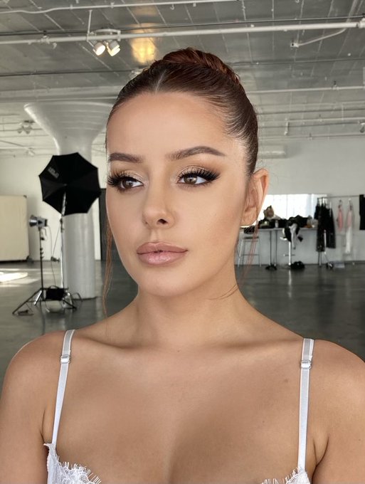 Slayed by  @makeupbyrosalinda ❤️&zwj;🔥 https://t.co/jMp7kz4wWk<a class="tags" target="_blank" title="On Twitter" href="/?out=eyJ0eXAiOiJKV1QiLCJhbGciOiJIUzUxMiJ9.eyJpYXQiOjE3MjAxNzA2NjgsImlzcyI6InR3cG9ybnN0YXJzLmNvbSIsIm5iZiI6MTcyMDE3MDY2OCwiZXhwIjoxNzUxNzA2NjY4LCJyZWRpcmVjdF91cmwiOiJodHRwczovL3R3aXR0ZXIuY29tL21ha2V1cGJ5cm9zYWxpbmRhIn0.70q36zs7NwBYUPUZeMkIFLuSwOUZz_qx25YWa_evqIcbu6C4FxCPu1Sjzko82L1D5kLyLrbV4NLooqzB_sXusQ">@makeupbyrosalinda</a><a href="/tag/newprofilepic"class="tags"><span>#newprofilepic</span></a>