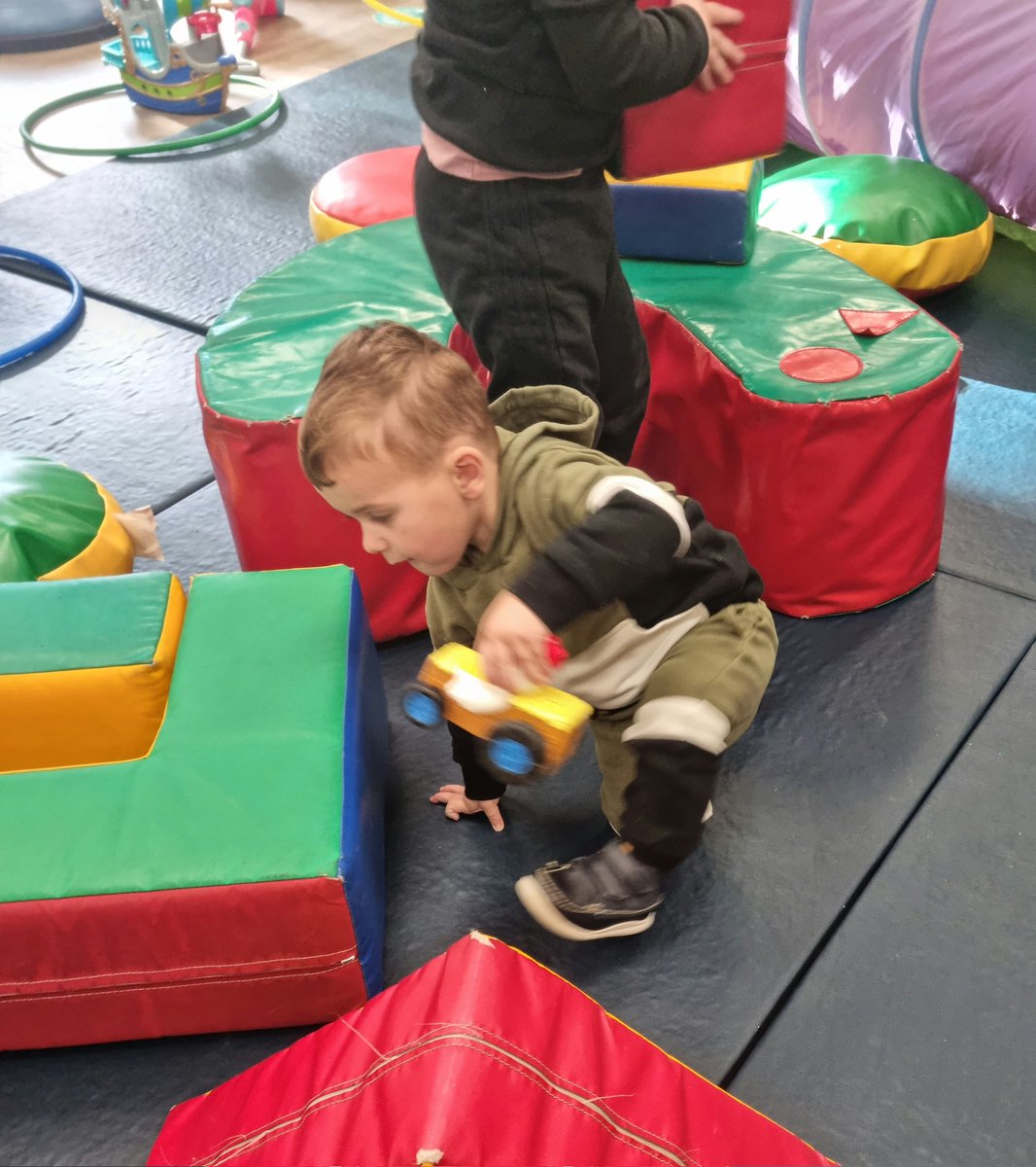 michaellynch321's tweet photo. Working together using there imagination to create things fun times https://t.co/kWxJYaTJz1