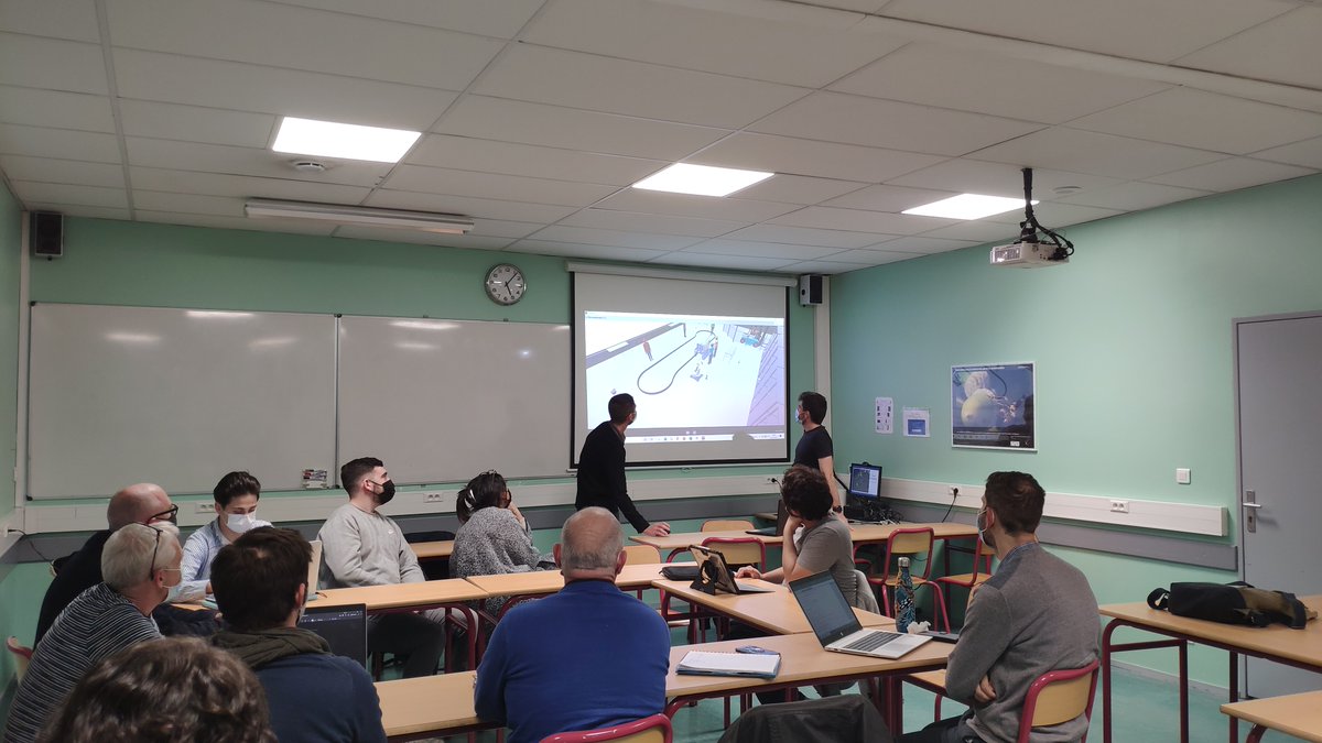 EXCELCAR35's tweet photo. Hier, nous étions présents à l'@ECAMRennes dans le cadre du module pédagogique "Formation ligne d'assemblage d'ouvrants automobiles 4.0", labellisé par @ID4CAR et accompagné grâce au projet PIA ACE @PFA_auto. 
Rdv pour la pratique réelle sur Excelcar le mois prochain ! https://t.co/ka6zpRqMI0