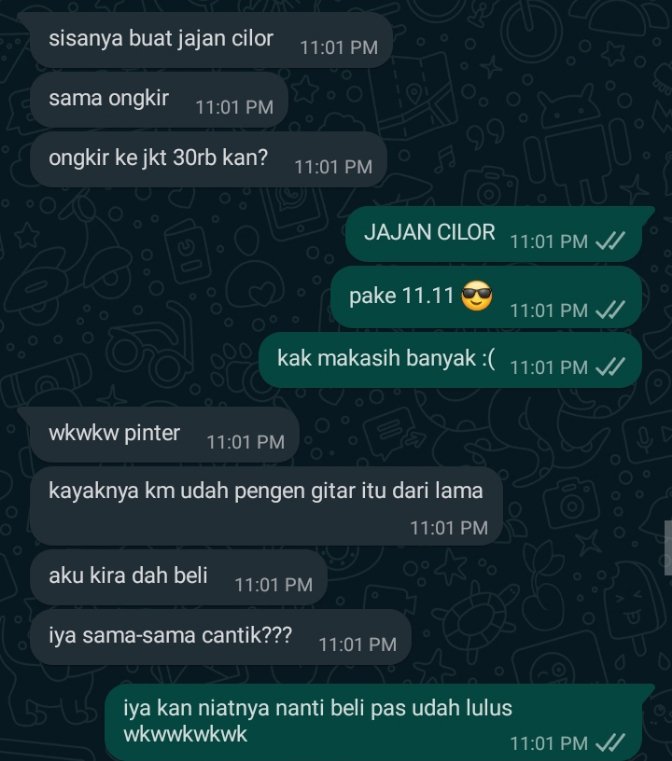 societypoems's tweet photo. #emohour. aku tau kak sesil memang love-languagenya kasih-kasih hadiah huhuhu gemes banget. but the way her sincere heart inget aku pernah cerita mau beli gitar ini udah lama tuh kayak KOK BISA PERHATIAN DAN BAIK BANGET?! she deserves this world bc of her kindness for sure. 🥺💖 https://t.co/M784zB6cZL
