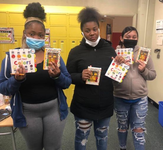 This week’s LENA Start session is the Language of Food! Meal prep, meal time, shopping - So many ways to increase conversation!
Thanks to STOP READ GO and Wilmington Public Library Youth Services for providing a book and utensil set for each <a href="/DAPIStatewide/">Delaware Adolescent Program, Inc. (DAPI)</a> student!