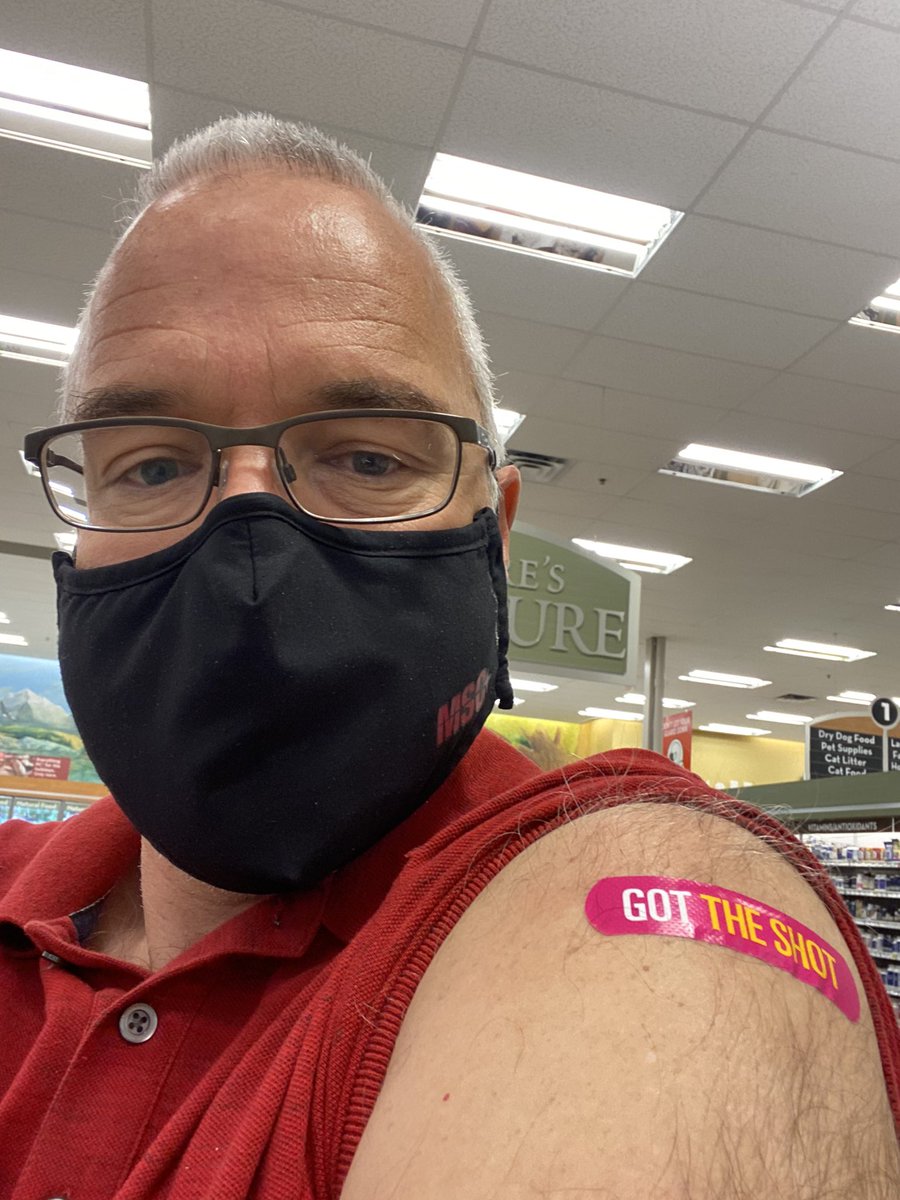 CPudel's tweet photo. So convenient to get my flu shot close to work at the local grocery store pharmacy. #FluShot #stoptheflu https://t.co/58EKhIoI7v
