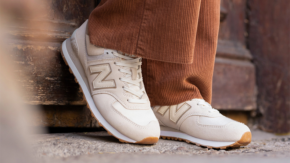 Klasyka, która łączy style. 
Zobacz ten i inne modele damskie z serii #574 👇👇
👉 shop.nbsklep.pl/WL574SL2