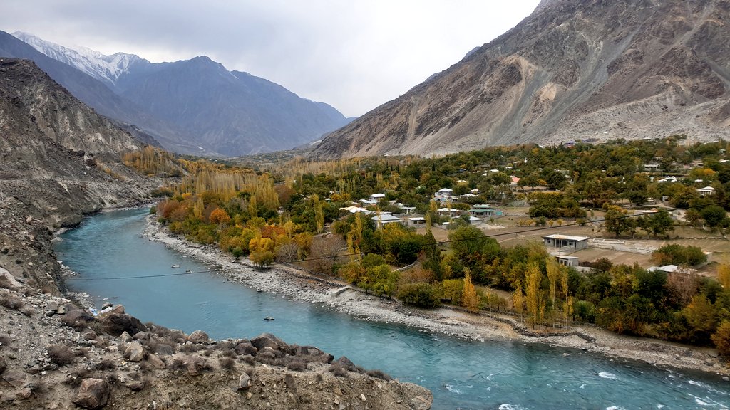 TheOffroader1's tweet photo. Ghizer today 🤩 #trout #ghizer #bamedunya #ishkoman #chatorkhand #autumn #colours #GilgitBaltistan https://t.co/MFQKQwnKZL