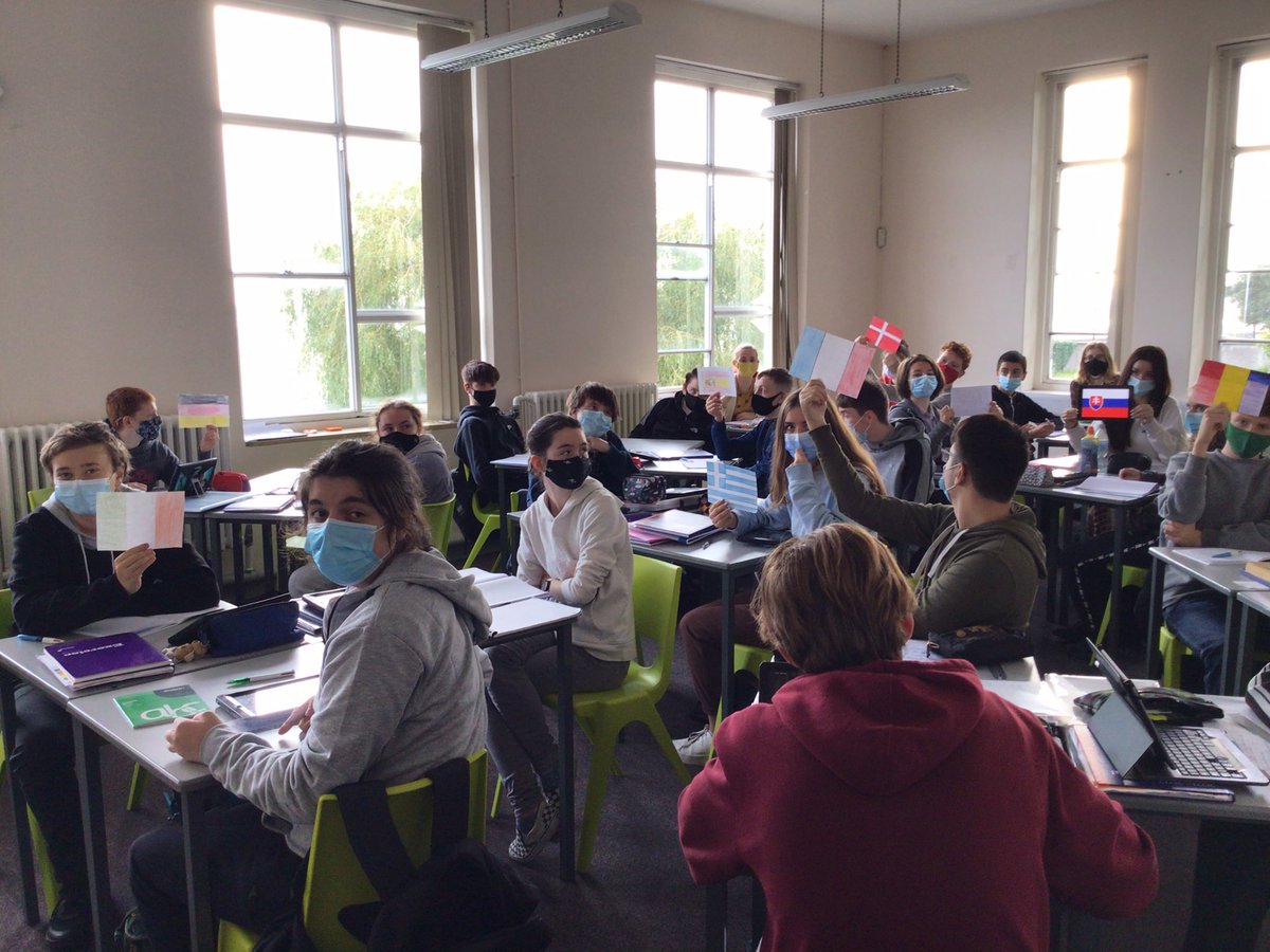 MsCatherineM5's tweet image. TY Humanities have been studying the EU and took part in #ModelEU Representing 10 nations and discussing -The reevaluation of nuclear power for energy use. We had some super solutions and discussions from all our delegates and ambassadors!
🇫🇷🇮🇪🇩🇪🇪🇸🇬🇷🇲🇩🇸🇰🇩🇰🇮🇹🇵🇱🇬🇧  @Sandym0untPark