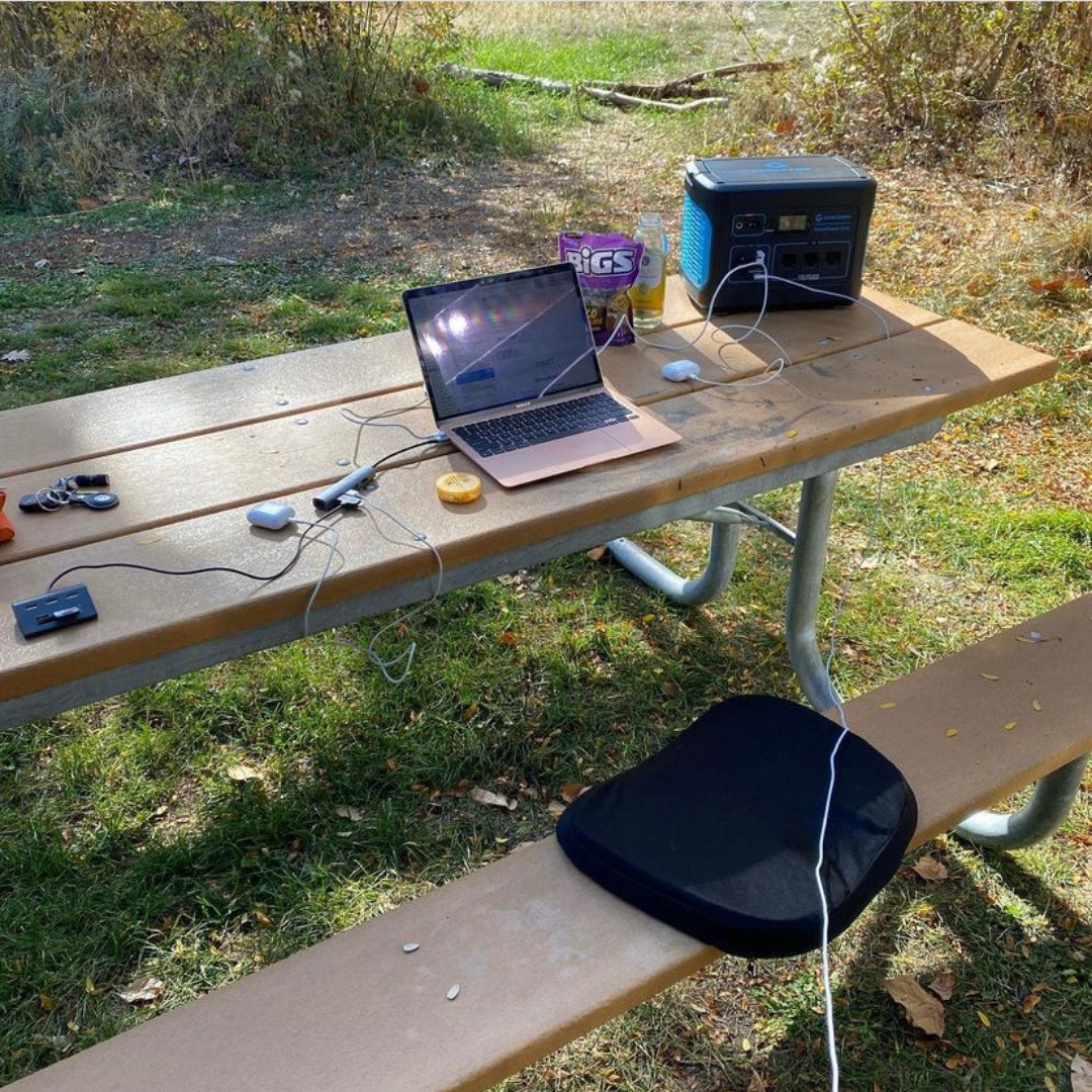 geneversepower's tweet photo. Who says office space is confined to 4 walls?
#generark #poweryourlife #homepowerone
#repost @moira_and_me 
https://t.co/PEpOPnXKMa https://t.co/OUpqgTiNJX