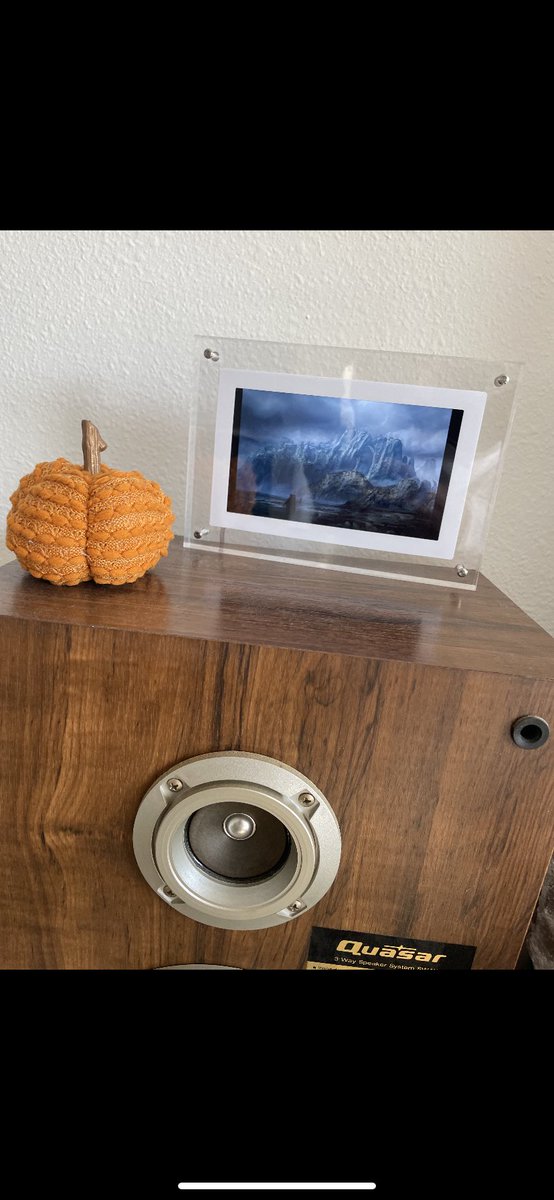 Cgray1087's tweet photo. Loving my frame from @binary_ai original 1/1. It’s an MP4! Cool addition to apartment 👌🤙 https://t.co/pzfClpujIK