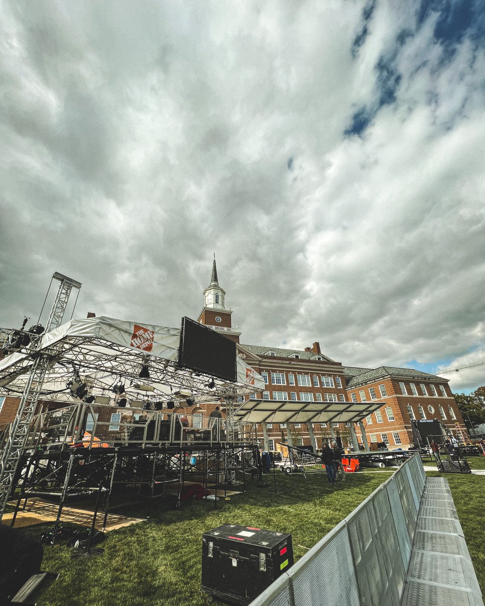 GoBEARCATS's tweet photo. It’s real. 😍 https://t.co/HL2QI3EzCd