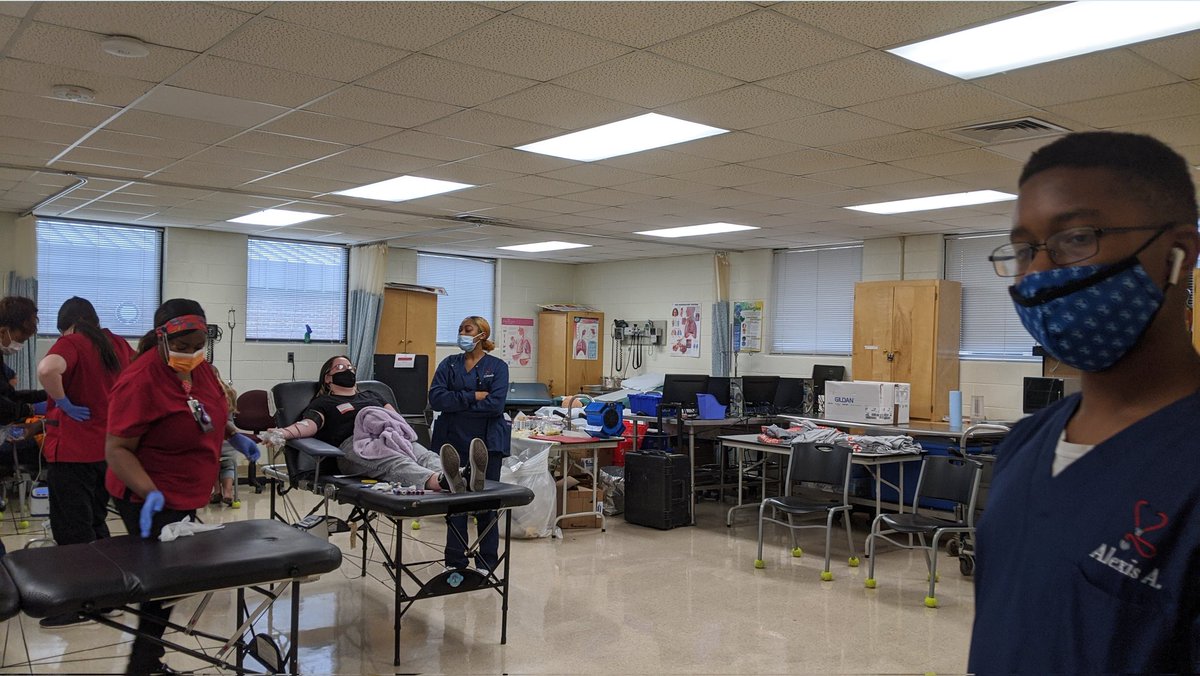 ButlerfarmC's tweet photo. Blood drive in full effect!!!
#NewHorizons #MedicalAssisting
#GoingBoldly https://t.co/PUCLfKDycV