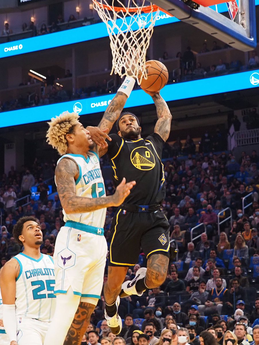 Gary Payton II stole pretty much everything — including the spotlight — against the Charlotte Hornets (by <a href="/JoeVirayNBA/">Joe Viray</a>) goldenstateofmind.com/2021/11/4/2276…