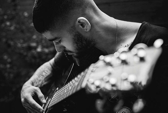 dark__zaddy's tweet photo. @veronihoran WE LOVE ZAYN
RESPECT ZAYN
#respectzayn 
#AlwaysWithZayn https://t.co/u2xRNlZAiA