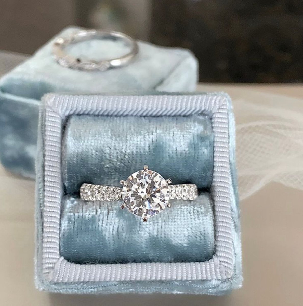 CoastDiamond's tweet photo. Today’s sparkle courtesy of Coast Diamond retailer @dgellerandson of Kennesaw, Georgia. ✨ #showyourcoast
-
-
-
-
-
-
#mesmerizeher #coastdiamond #diamonds #weddingring https://t.co/s7TRItwUIz